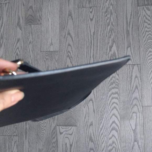 Beautiful black crossbody bag by fashion inspired - Picture 7 of 9